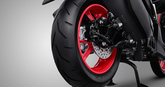 Wide Tubeless Tire
