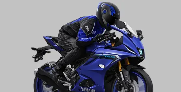Sporty Riding Position with Aerodynamic Design R15
